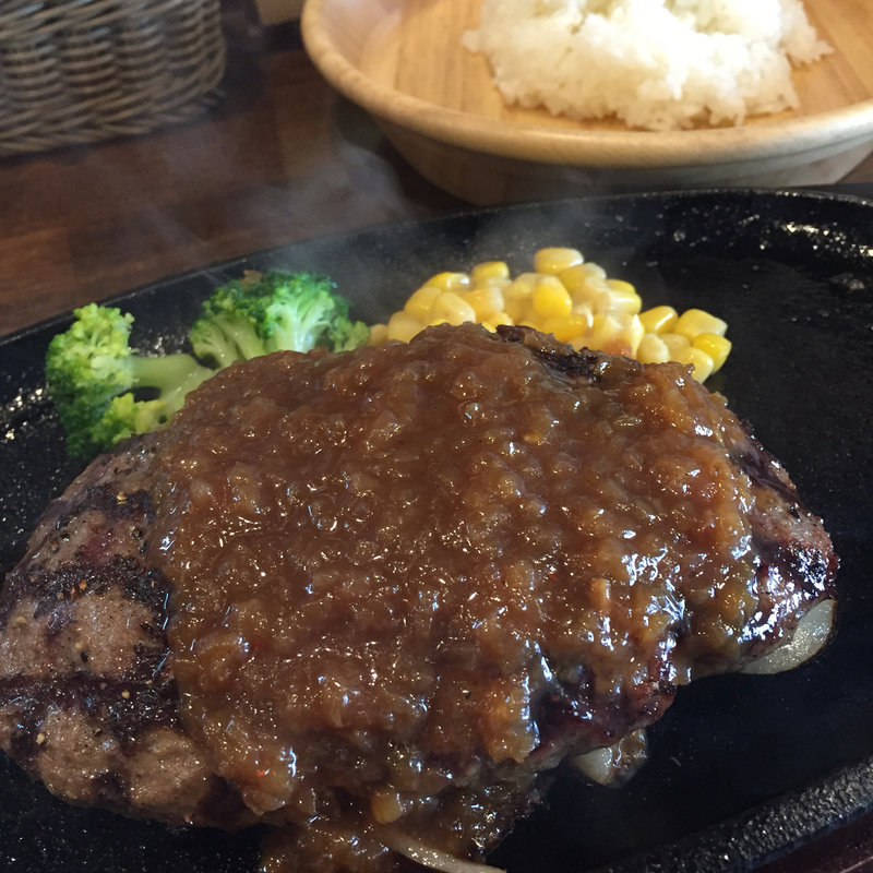 ハンバーグステーキ(厚切りステーキ ストロングスタイル)