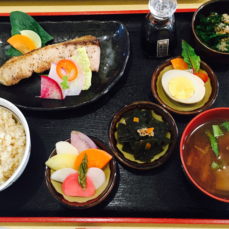 鰤のランチ(玄米ごはんとお酒 ごしま)