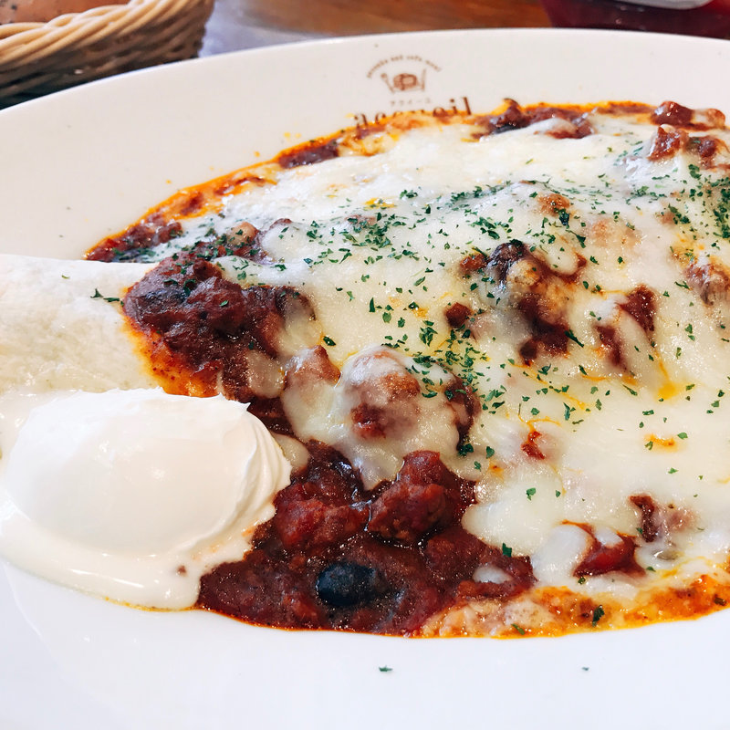 アツアツのエンチラーダグラタン(カフェ アクイーユ 恵比寿)