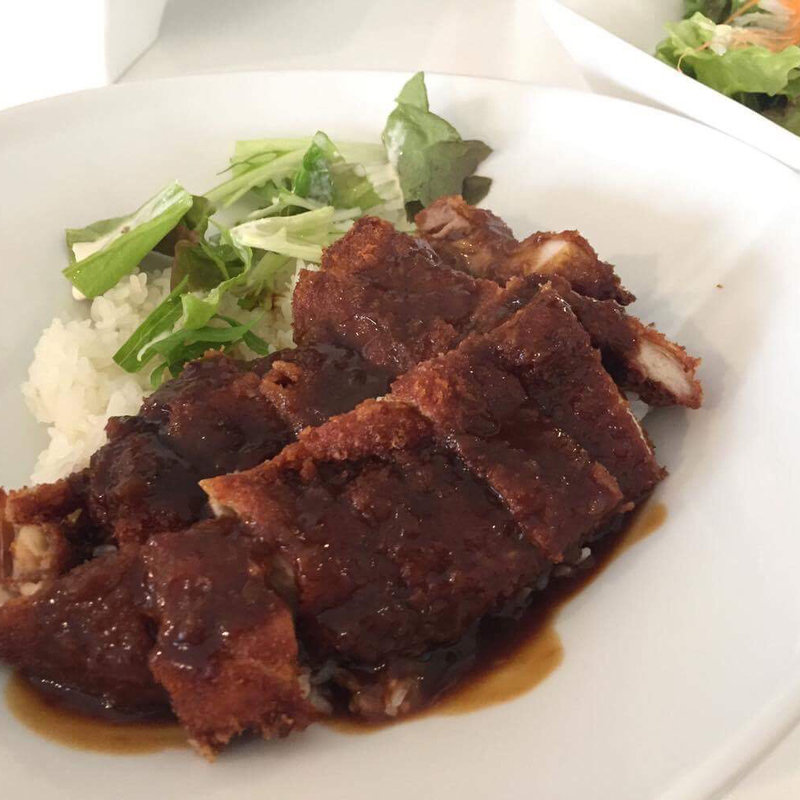 チキンカツライス（サラダ付）(フラテリス)