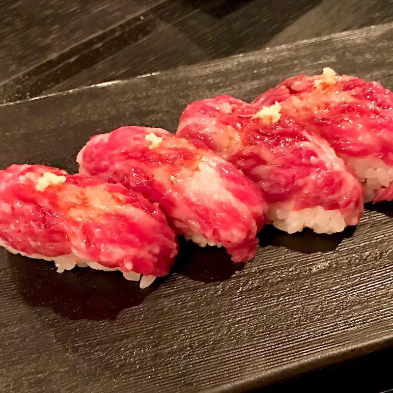 馬肉寿司(ローストホース （ROAST HORSE ）)