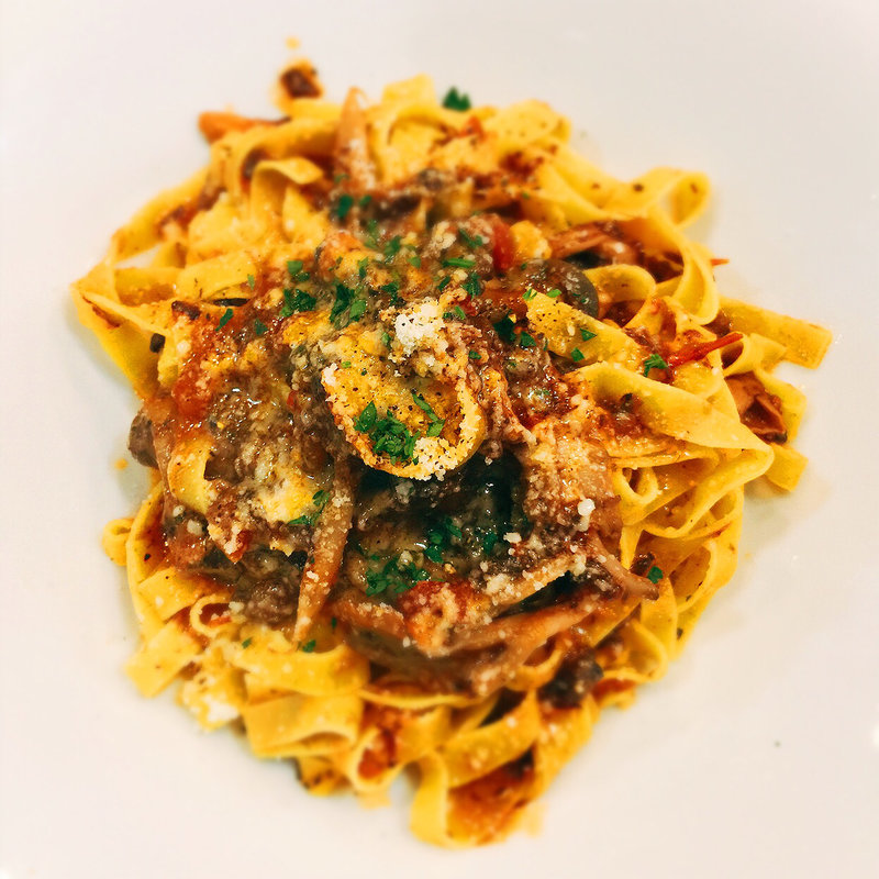 牛肉とトマトのラグーソース タリアテッレ(イタリアンバール ブォングスタイオ 江戸川橋店)