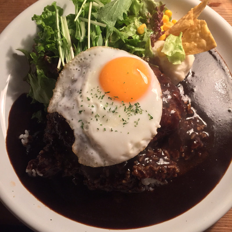 ハンバーグエッグカレー(MOGA cafe)