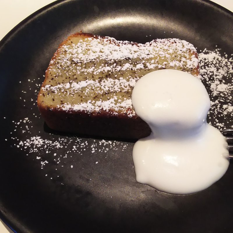 季節のパウンドケーキ(44APARTMENT ダブルフォーアパートメント 町田)