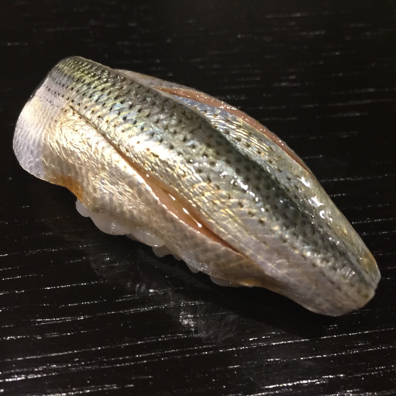こはだ(鮨 うえ岡)