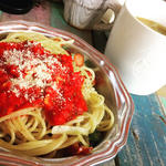 garlic sausage pasta tomato basìlico source with tomato consommé soup(BOXX Coffee & X-presso)
