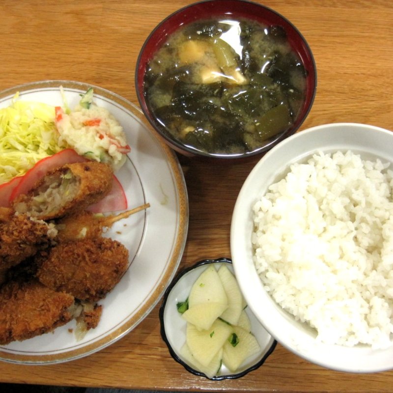 メンチカツ定食(井草食堂)