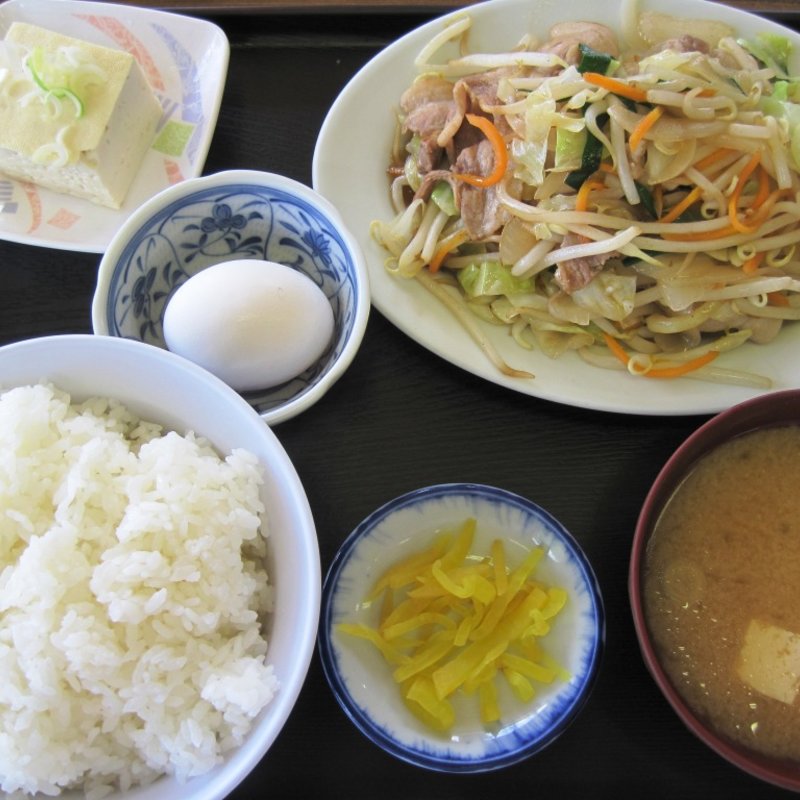 肉野菜炒め定食(食堂 カーちゃん)