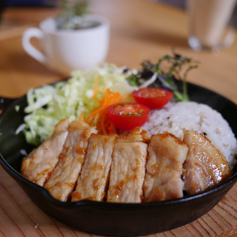 スキレットのポークジンジャープレート(ランバー ヤード （LUMBER YARD）)