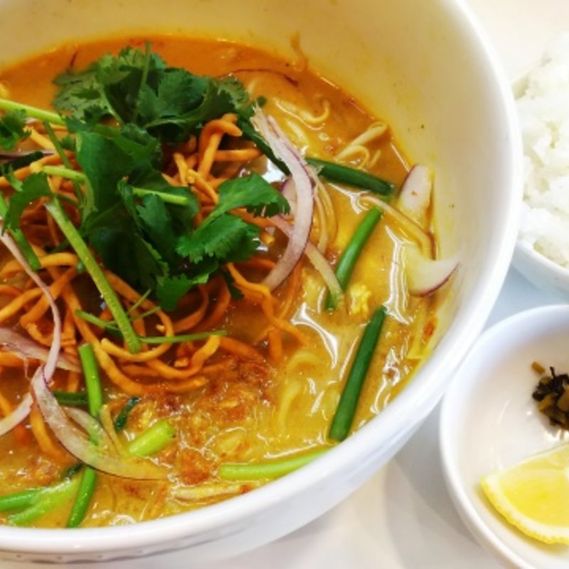 カオソーイ(パクチリ)