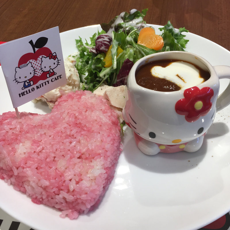 ハローキティのLOVEたっぷりのビーフストロガノフ（オリジナルマグカップ付き）(THE GUEST cafe&diner 心斎橋パルコ店)
