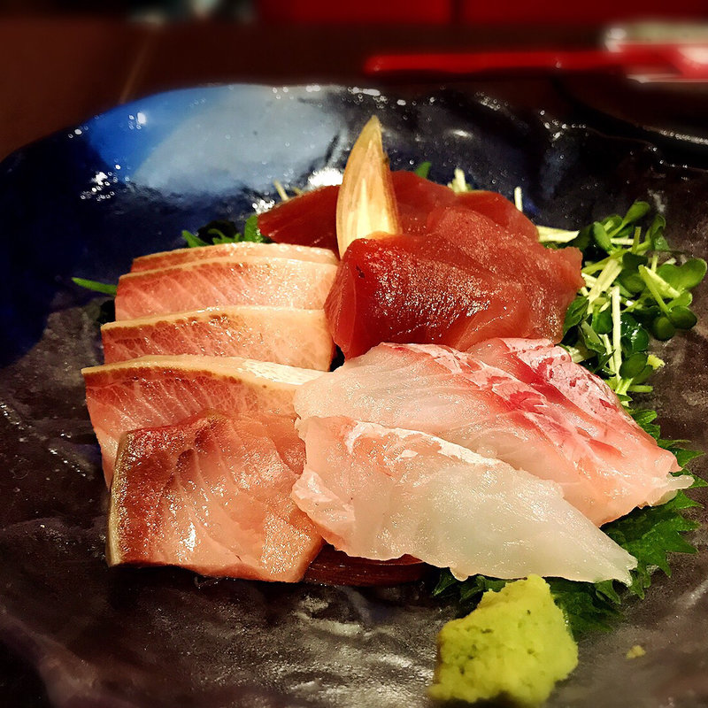 刺身の盛り合わせ(おでんや潮)