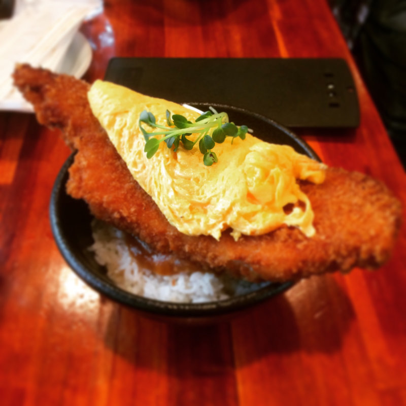 とろとろ玉子の角煮カツ丼(炉端バル さま田)