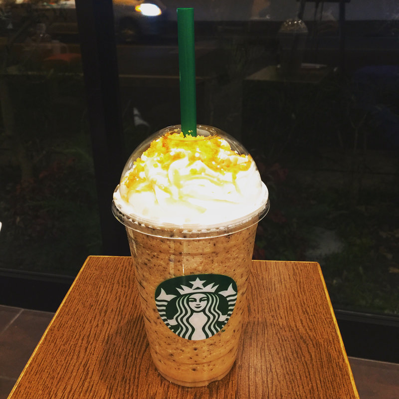 White choco banana coco soymilk with chocolate chip & caramel source(スターバックスコーヒー 所沢けやき台店)