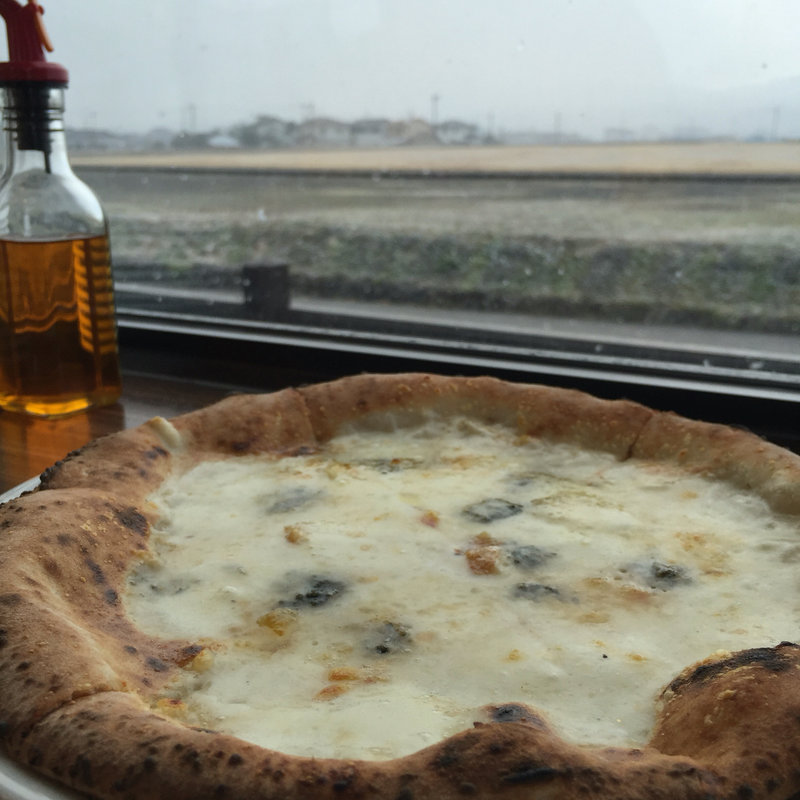 クアトロフォルマッジ(PIZZERIA FIERO)