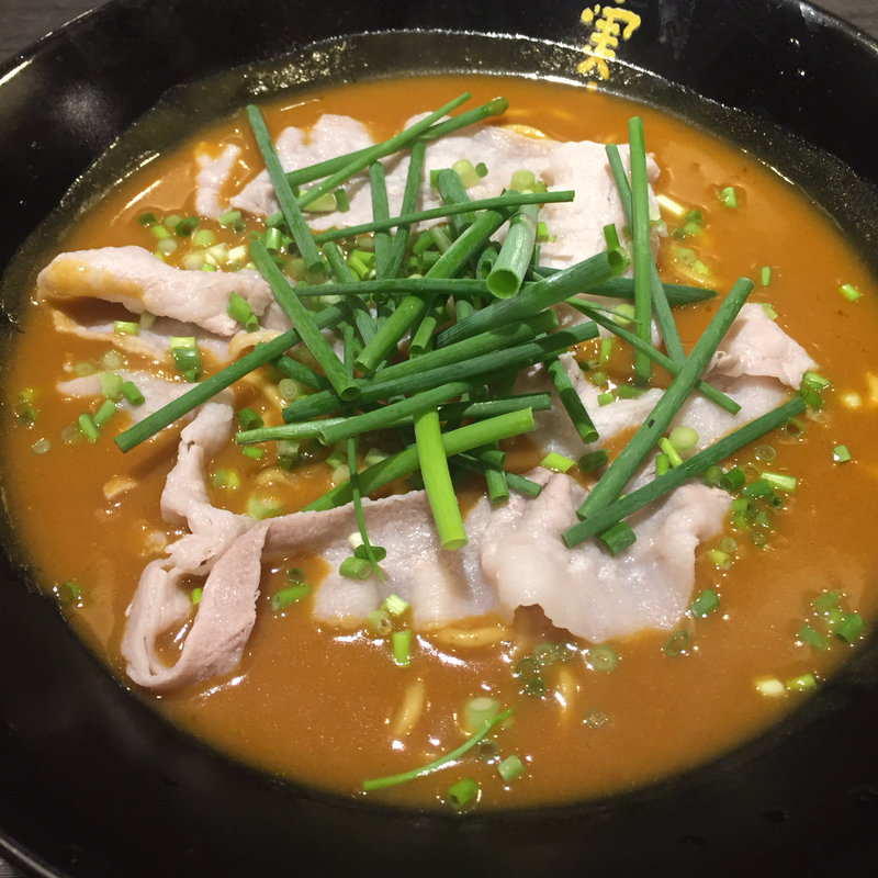 赤いカレー麺 並盛り(かれー麺 実之和 青山店)