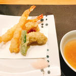 上品なグルメを愉しめる京都市役所前。素材の旨みを天ぷらで堪能！