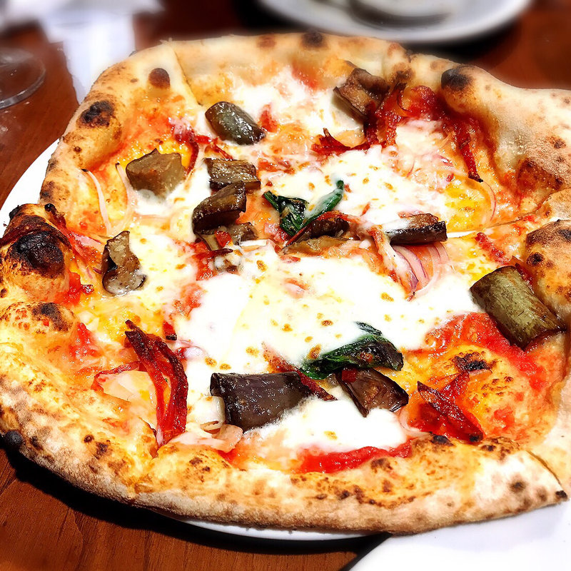 カラブレーゼ(La TRIPLETTA ラ・トリプレッタ)