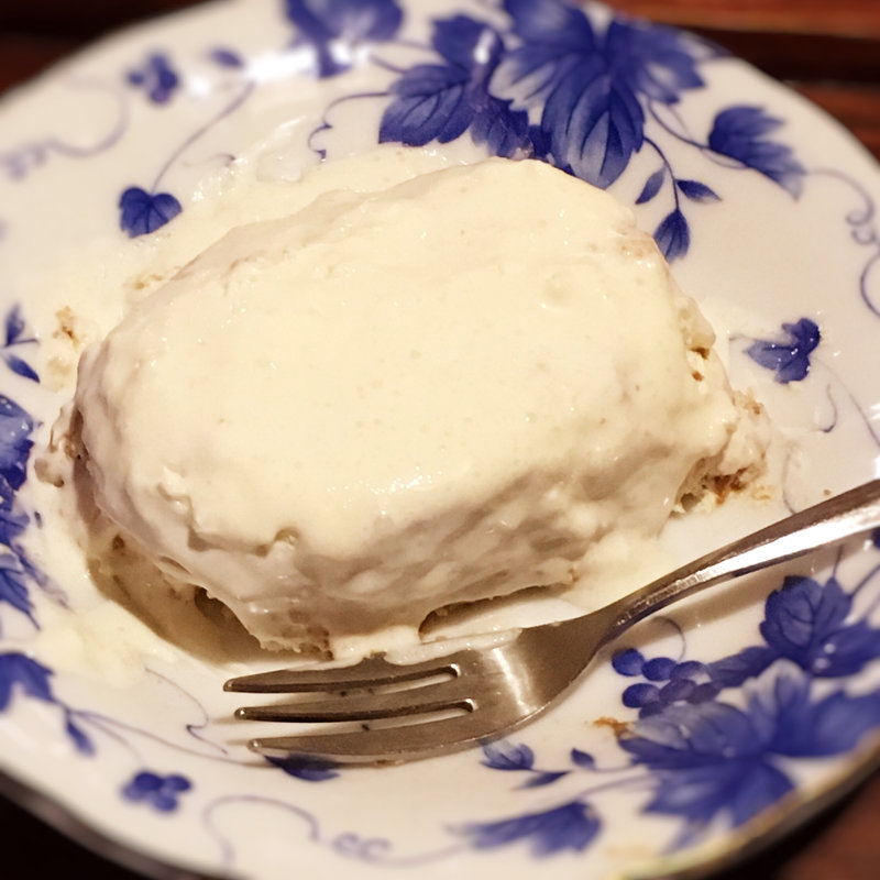 生クリームがけスポンジケーキ(喫茶ルック)