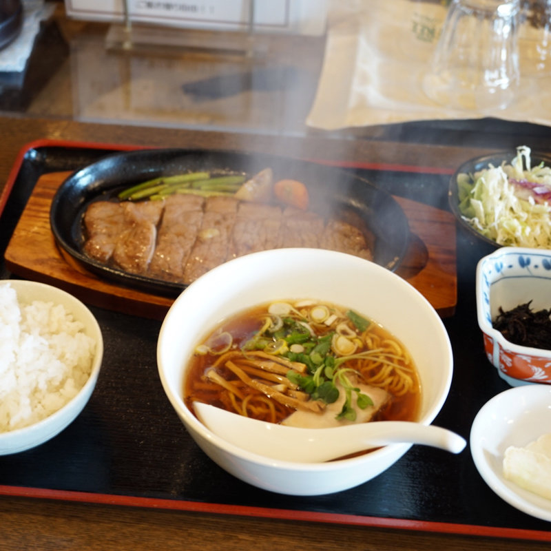牛サーロインステーキ定食(ラーメン・定食・餃子の店　政宗 )