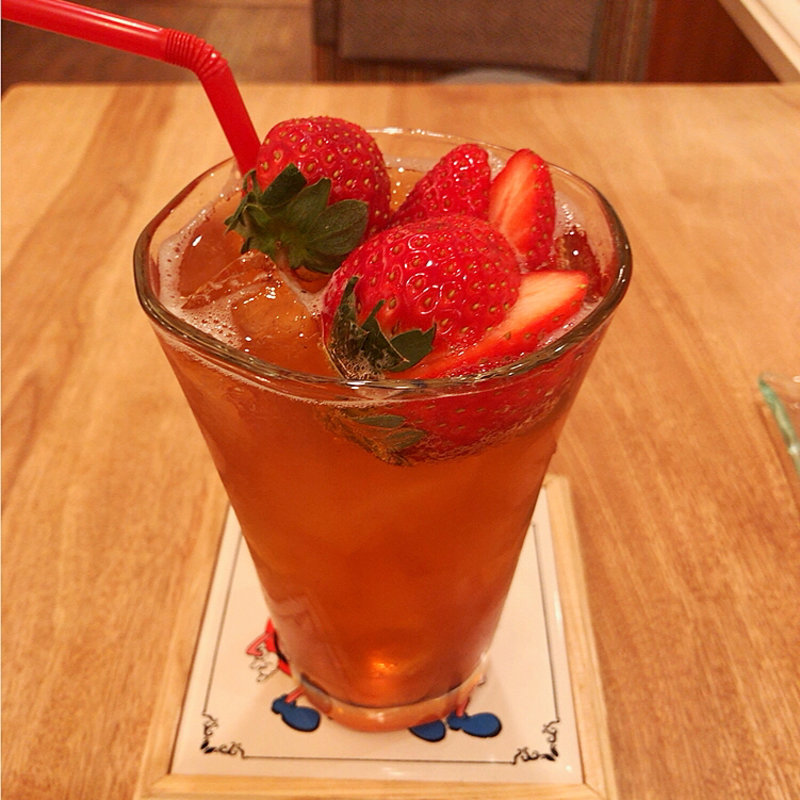 ストロベリーティーソーダ(MLESNA TEA 大阪)