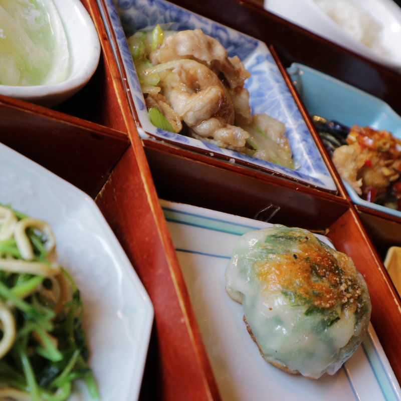 雪梅花のお弁当(杏仁豆腐付き)(菜根譚 )