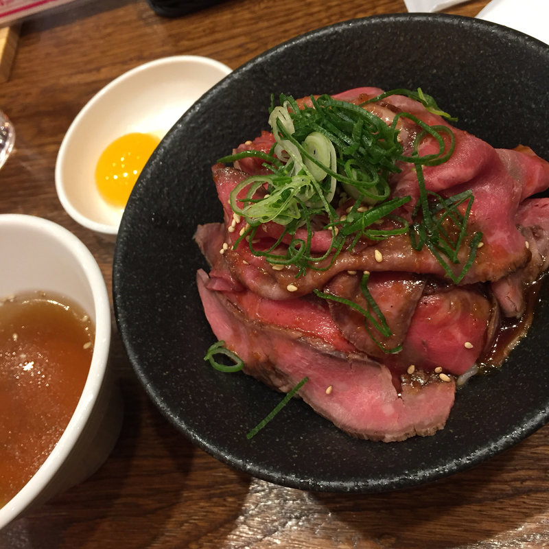 ローストビーフ丼(イートミートアットフランダーステイル)