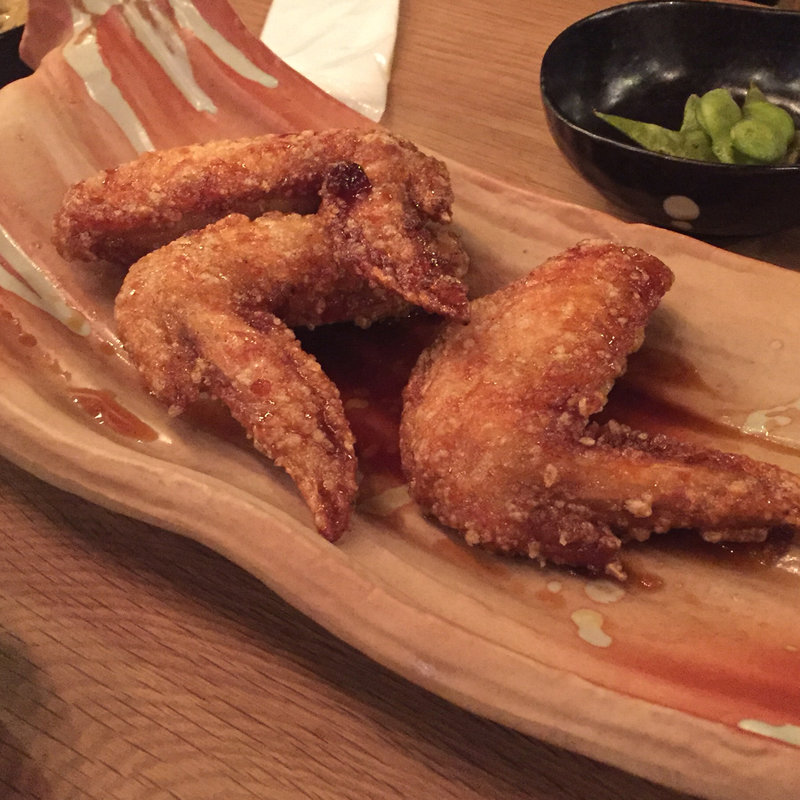 やみつき手羽先唐揚げ(炭火バル あじと)