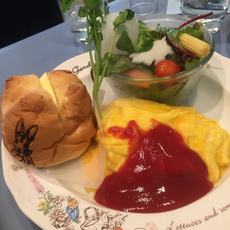 サラダプレートポテトオムレツ(ピーターラビットカフェ)