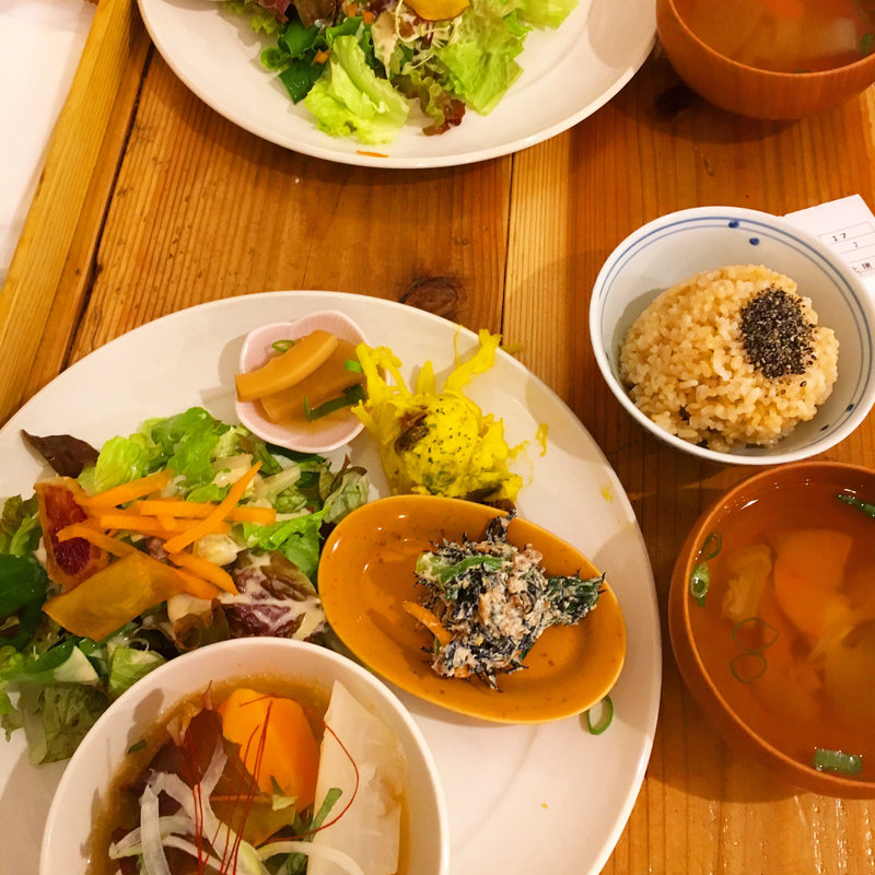 (玄米カフェ 実身美 （サンミ）心斎橋店)