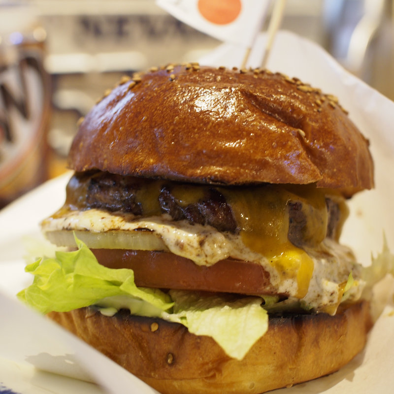 チーズバーガー(Nick & Renée)