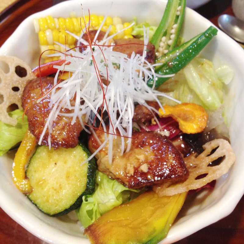 フォアグラ丼(丼厨房 シェ・くぼた （ドンブリチュウボウ シェ・クボタ）)