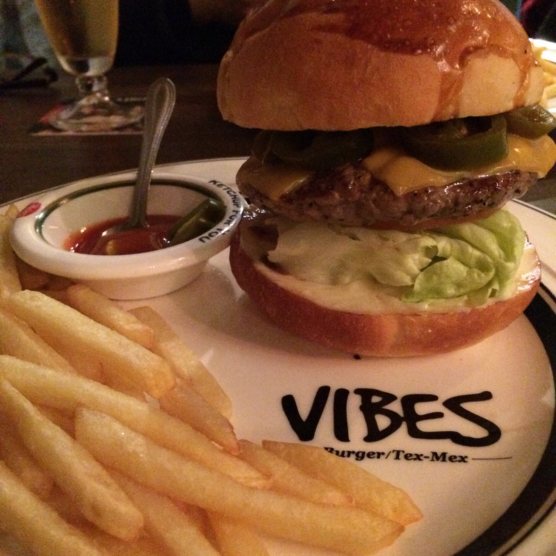 チーズバーガー ハラペーニョトッピング(VIBES （バイブス）)