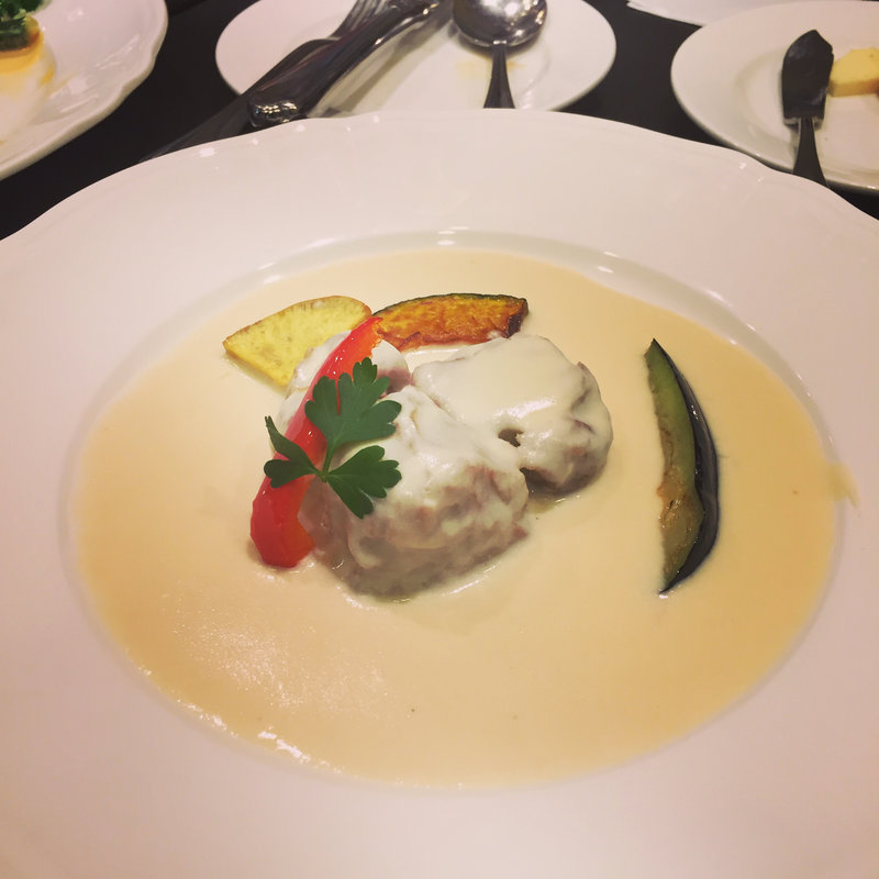 クリーミーな仔牛のブランケット(ビストロヒロヨシ)