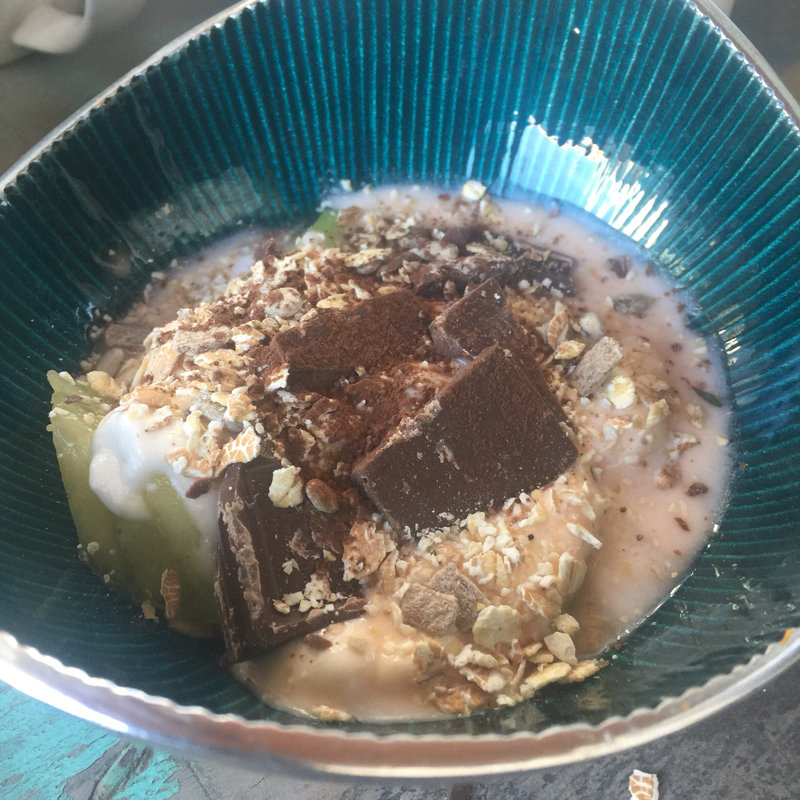 melon fruit Yoghurt w/chocolate chip(BOXX Coffee & X-presso)