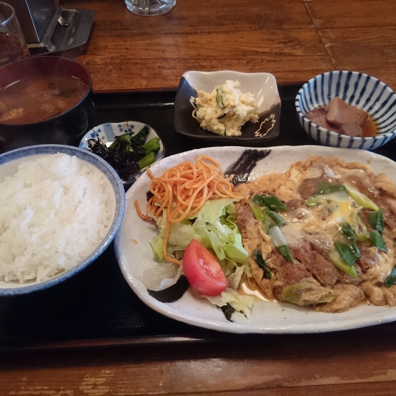 カツ丼のお別れ定食(風景 （ふうけい）)