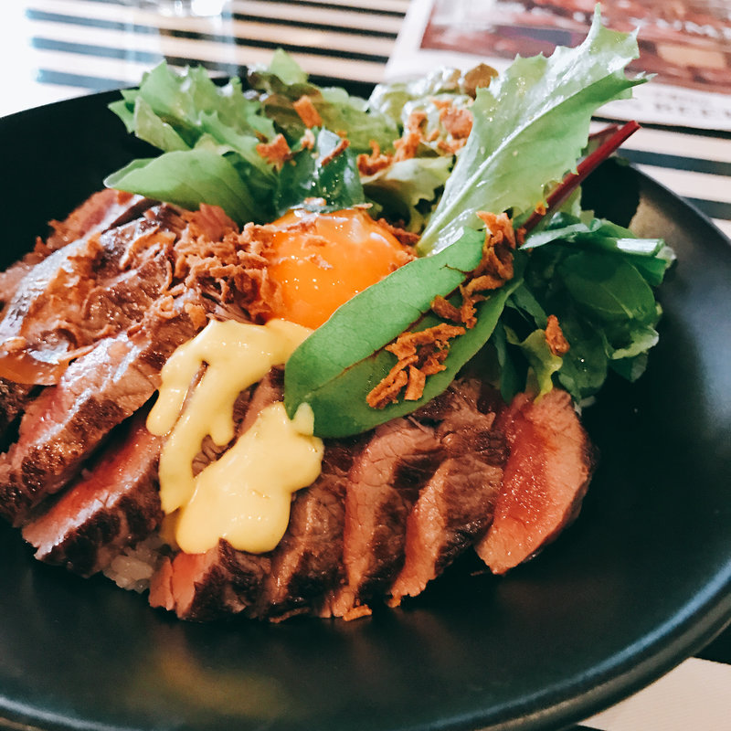 ステーキ丼(ステーキハウス Gottie's BEEF 池袋西口店)