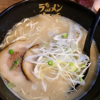 とんこつラーメン(ラーメン海鳴 中洲店 )