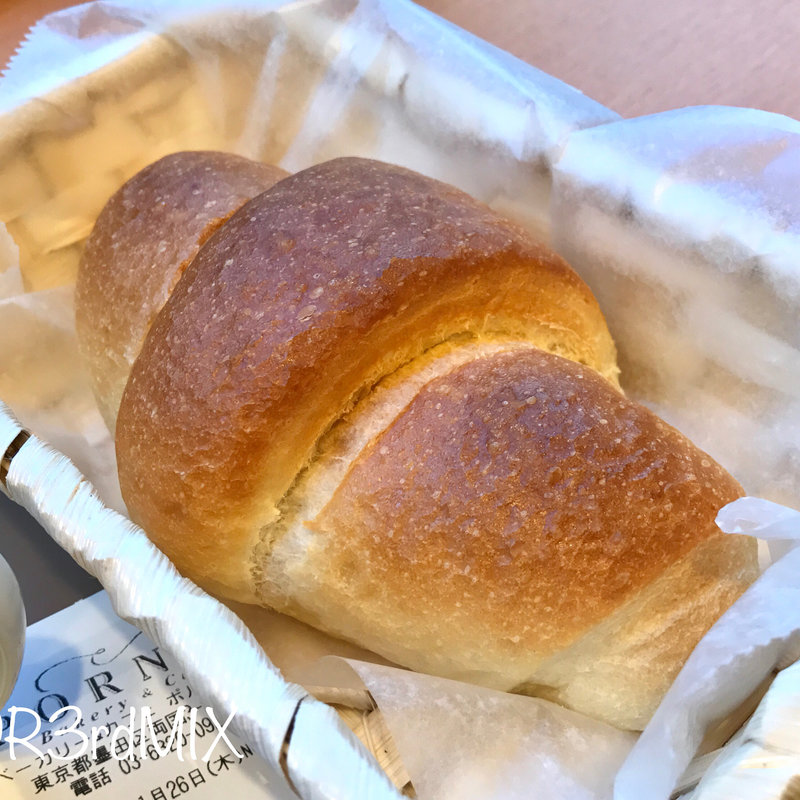 塩バターパン(ベーカリー&カフェ ポルニック)