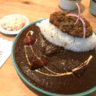 二種盛り ドライカレー&チキンカレー(YOUNG)