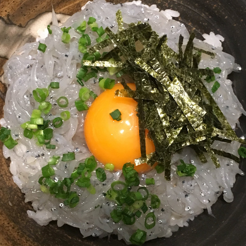 日向灘 生しらす丼(酒佳蔵)