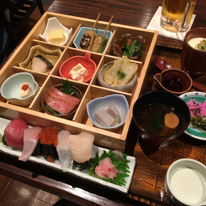京彩弁当(こぼれ寿司)(くらま 京都アスティロード店 )