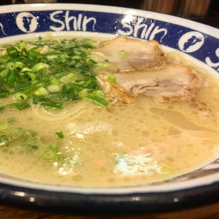 博多ShinShinらーめん(博多らーめん ShinShin 天神本店)