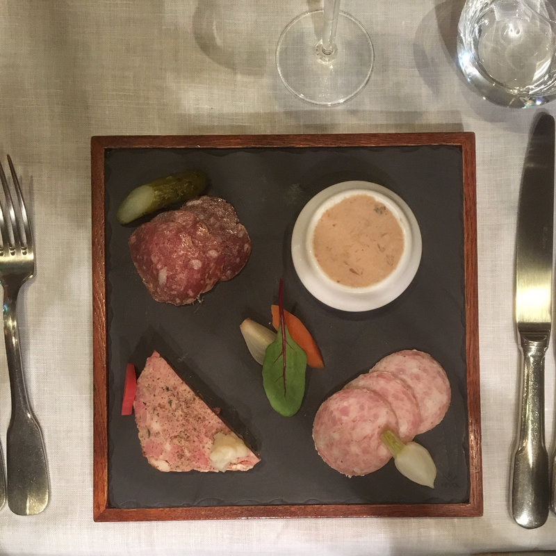 リヨン料理スペシャリティー5品(ルグドゥノム・ブション・リヨネ)