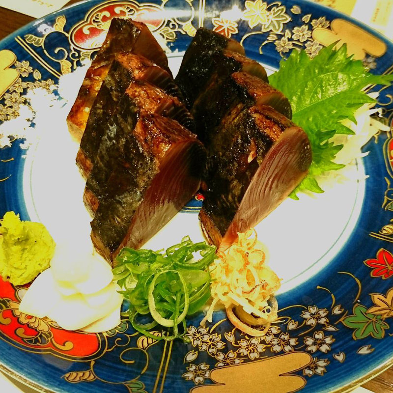 鰹のタタキ(わらやき屋 龍馬道場 新橋 )