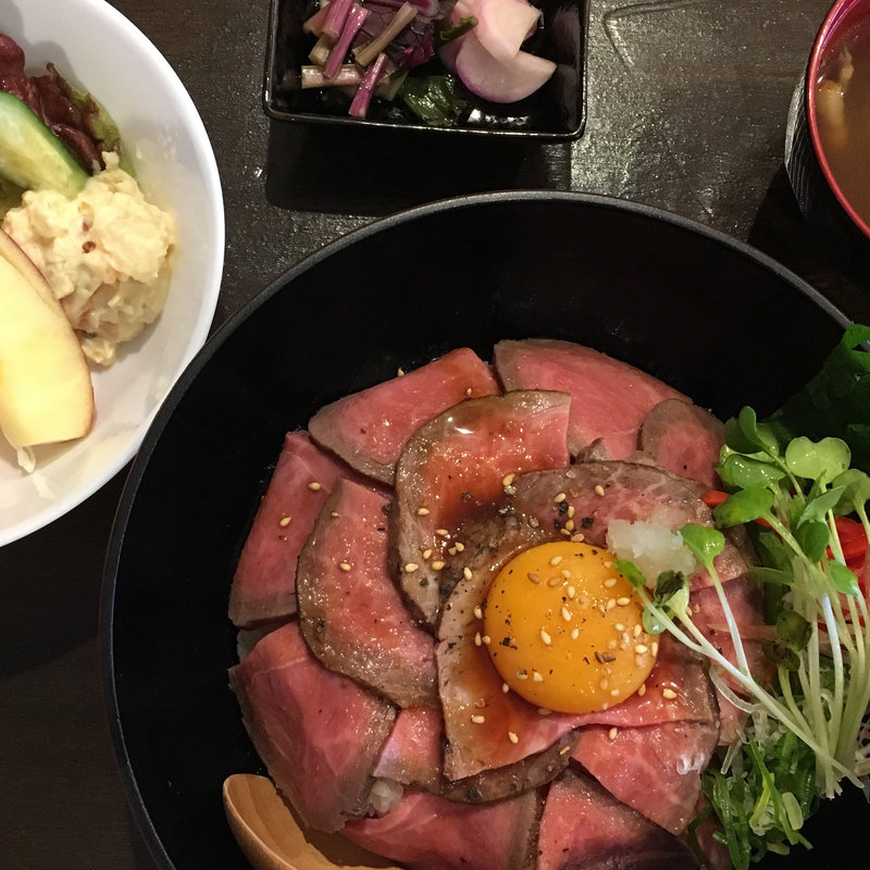 ローストビーフ丼(石垣屋 )