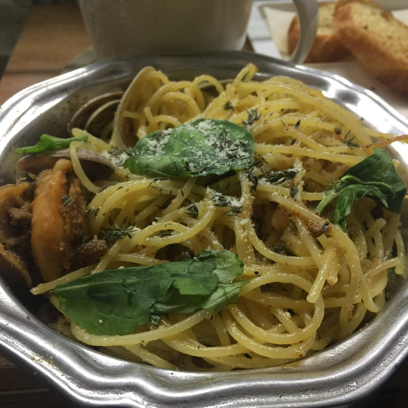 scallops & freshwater clam batter sauté pasta(BOXX Coffee & X-presso)