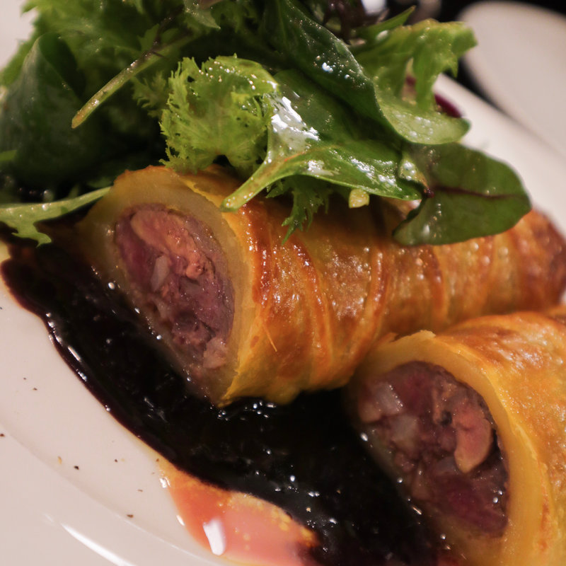 蝦夷鹿とフォアグラのパイ包み(Table Sugamata par Transit  （ターブルスガマタパートランジット）)