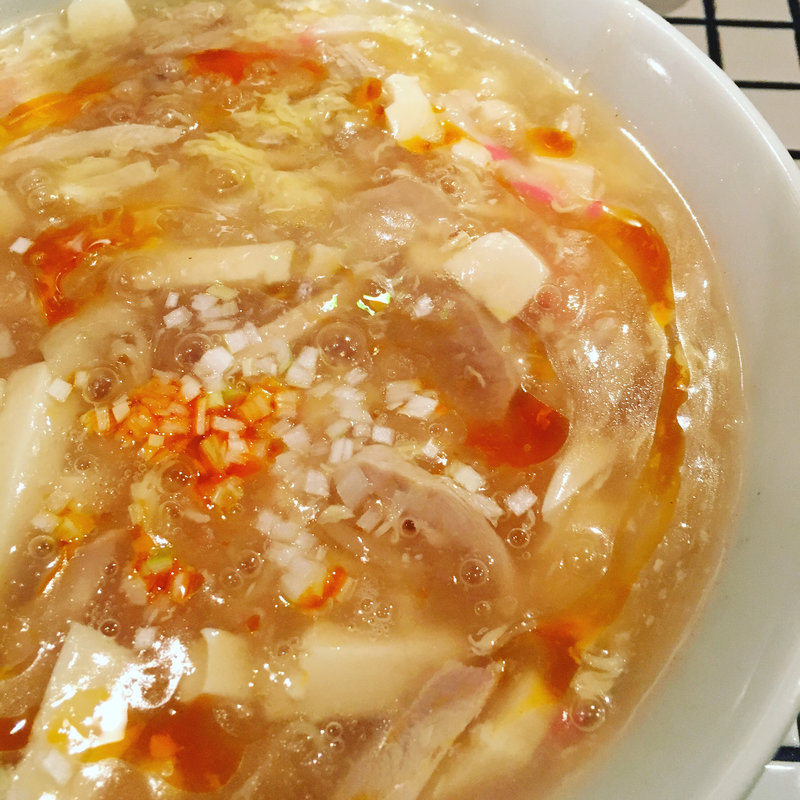 酸辣湯麺(ひとくち餃子まるしん)