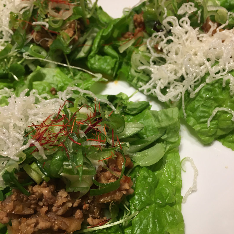 豚肉そぼろと九条ネギサンチュ巻き(こけら)